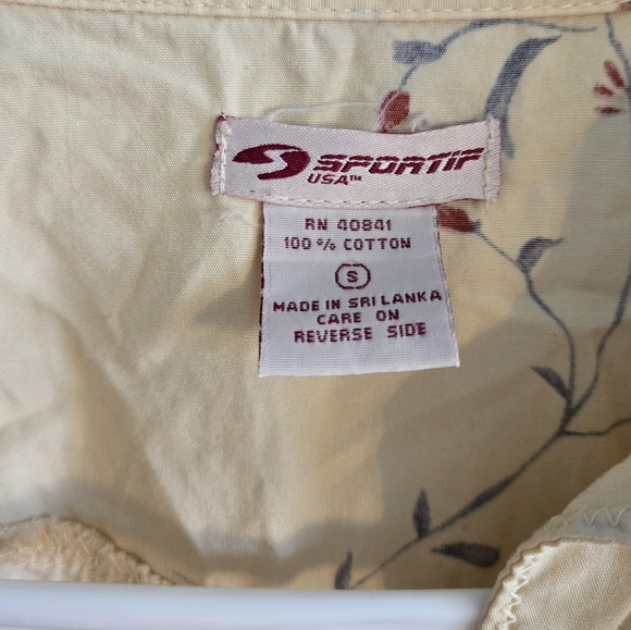 Sportif USA Floral Button-up Size Small - Picture 4 of 4